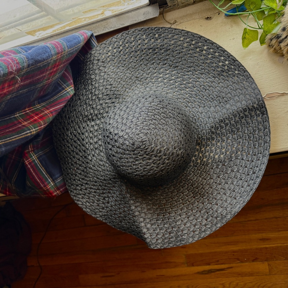 Black Straw Sun Hat